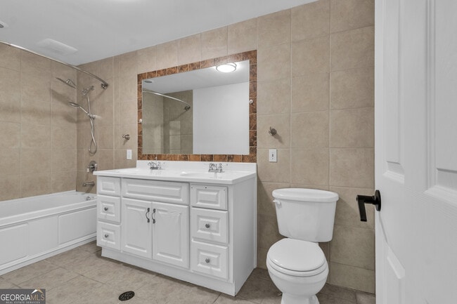 Building Photo - 9155 Nesbit Ferry Rd