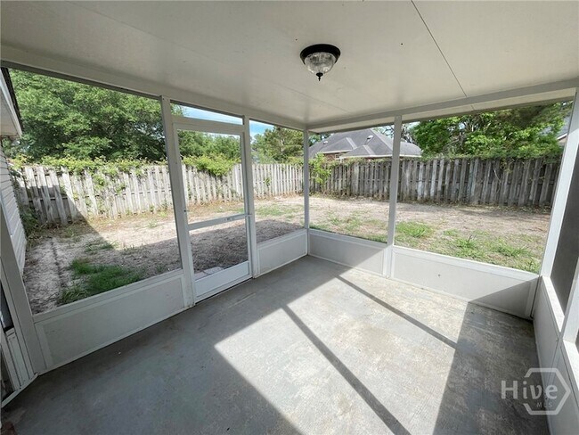 Building Photo - 322 Laurel Hill Cir