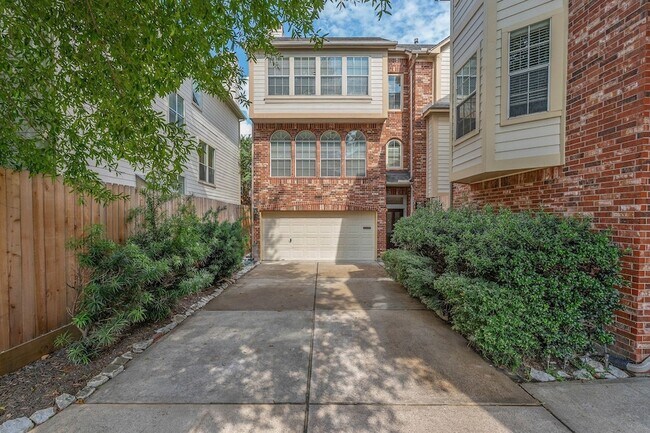 Primary Photo - 1315 Anita St