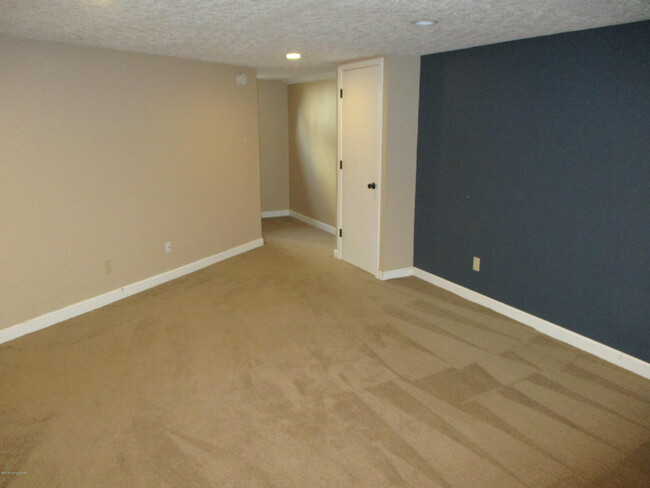 Building Photo - 4214 Winchester Rd