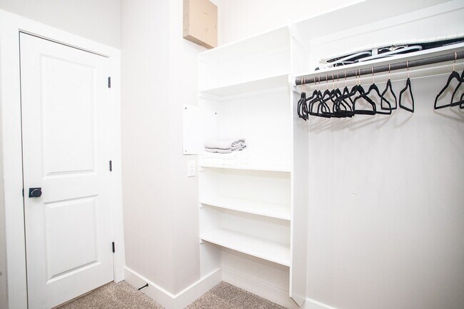 Building Photo - 1915 Kolfahl St