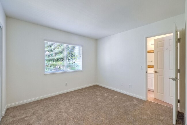 Building Photo - Recently Renovated 2-story home!