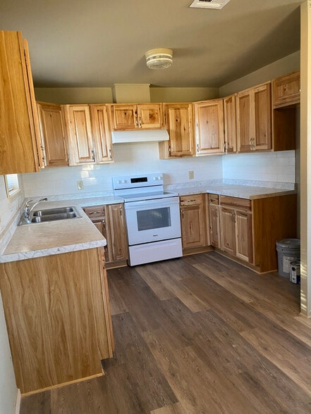 Building Photo - 3311 8th St