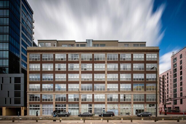 Building Photo - 521 S 7th St