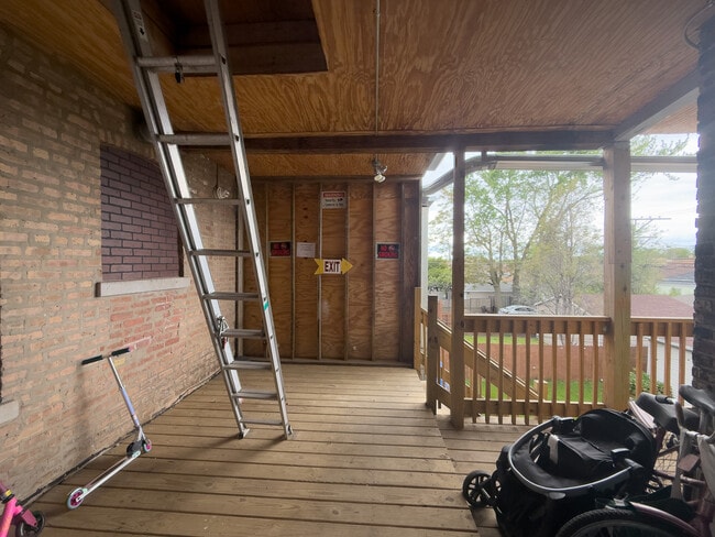 Building Photo - 1204 N Lavergne Ave