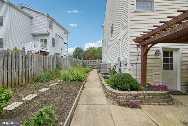 Building Photo - 713 Mimosa Cove Rd