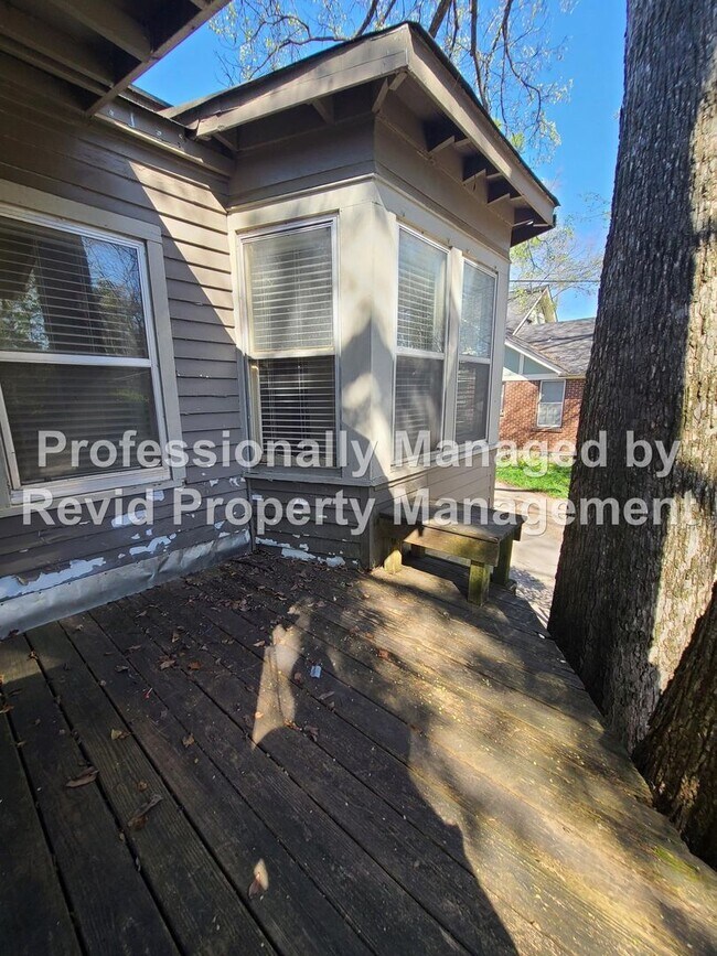 Building Photo - 288 N McLean Blvd