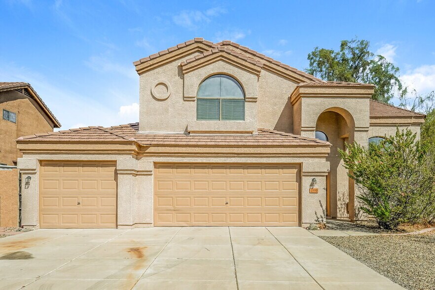 Primary Photo - 2110 E Behrend Dr