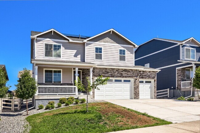 Building Photo - "Spacious 5-Bed Oasis with 3 Full Baths in Scenic Castle Rock – Your Dream Home Awaits!"