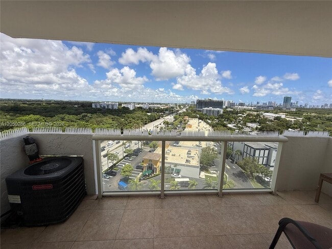 Building Photo - 13499 Biscayne Blvd