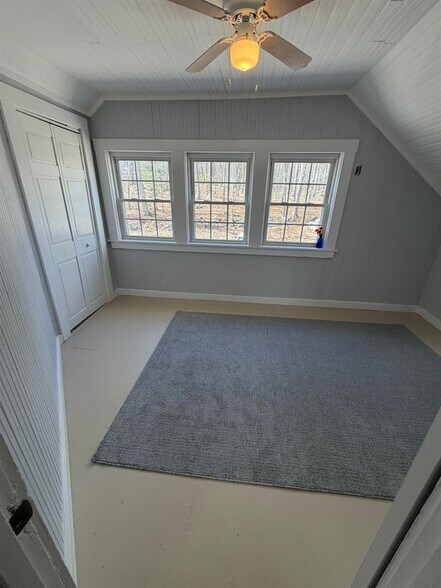 Building Photo - 303 N State