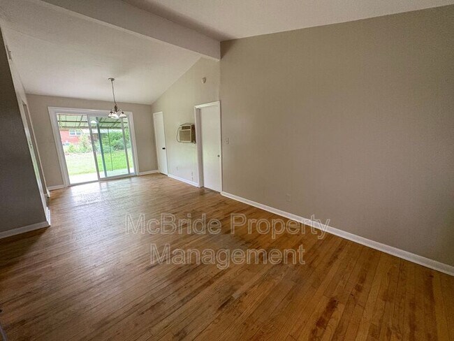 Building Photo - 1404 Ranch Dr