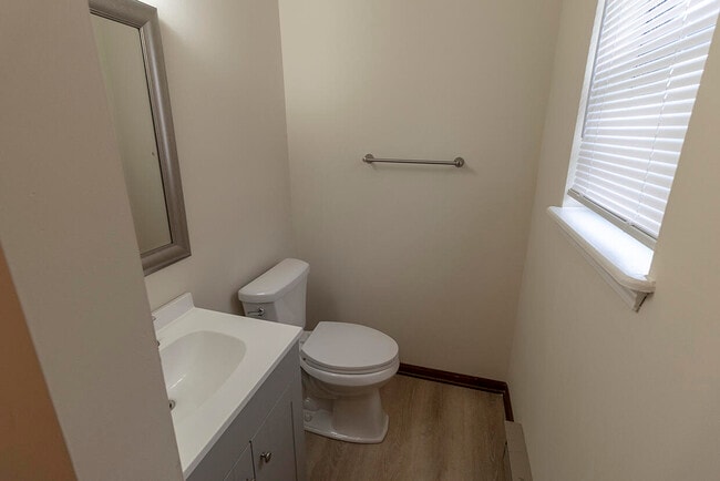 Building Photo - 1003 Canterbury Dr