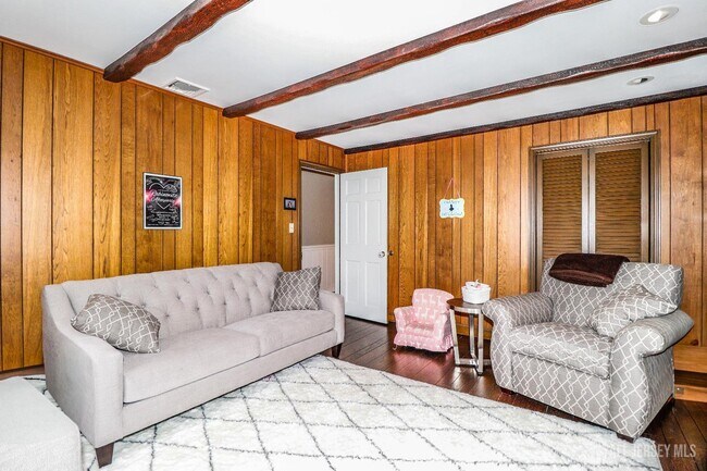 Building Photo - 71 Woodbridge Ave