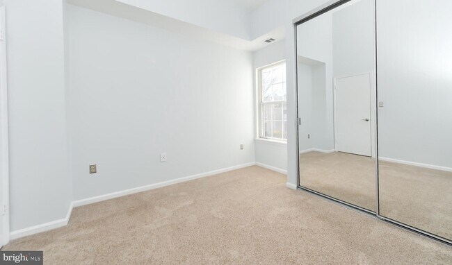 Building Photo - 2810 Yarling Ct