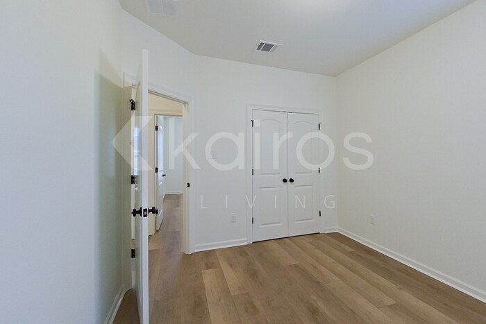 Building Photo - 110 Hendrix Rd