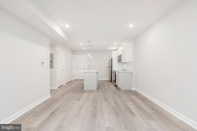 Building Photo - 3449 Scotts Ln