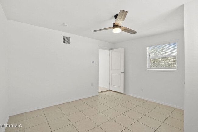 Building Photo - 5503 Salisbury Dr