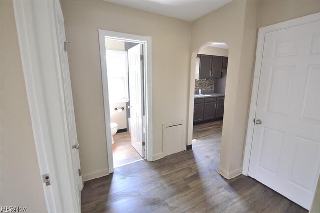 Building Photo - 2339 Renwick Dr