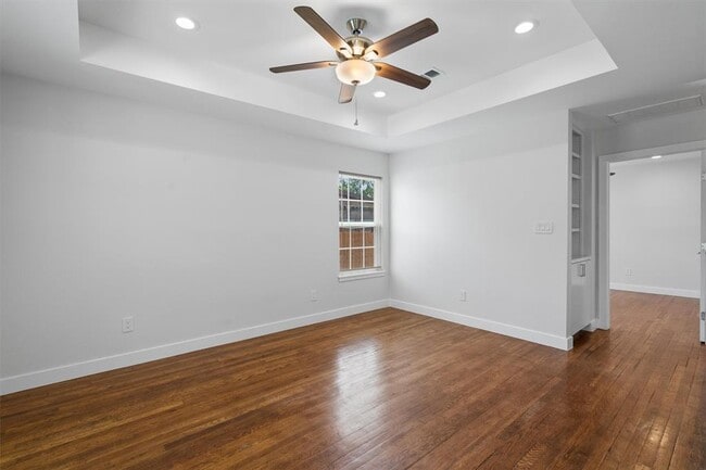 Building Photo - 4607 Ribbecke Ave