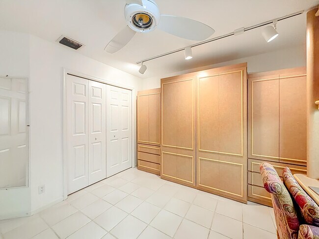 Building Photo - 11853 Fountainside Cir