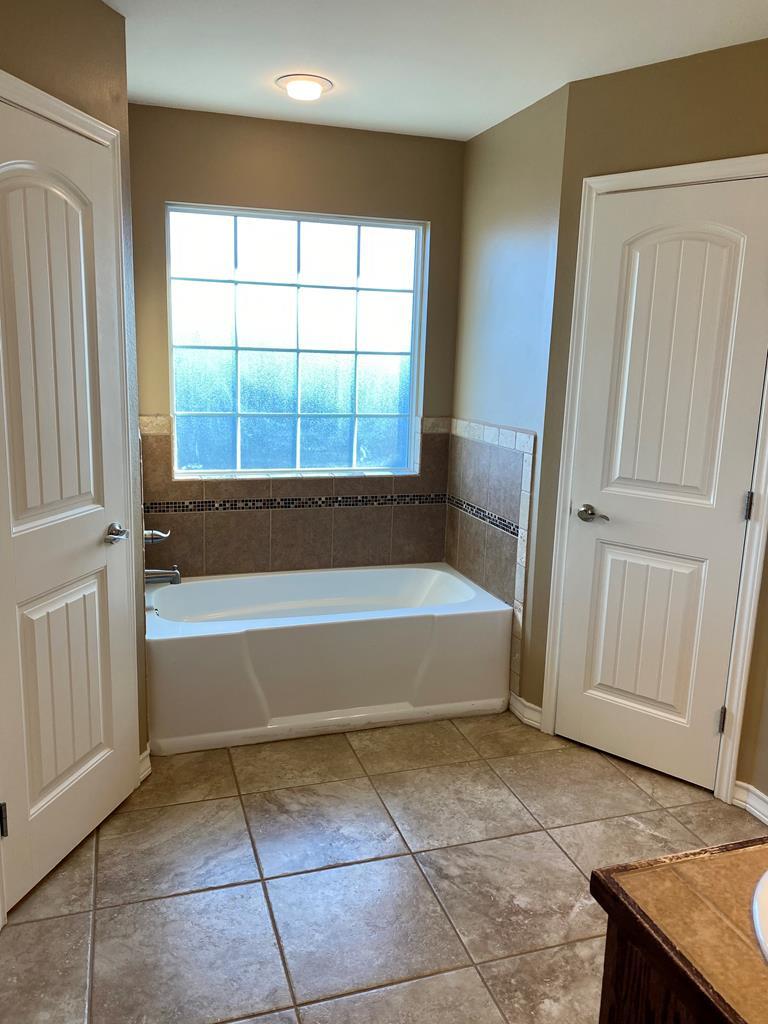 Building Photo - 9 Tracie Trl