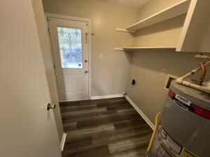 Building Photo - 4585 Hickory Dr