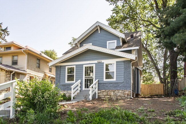 Building Photo - 5229 Brookwood Ave