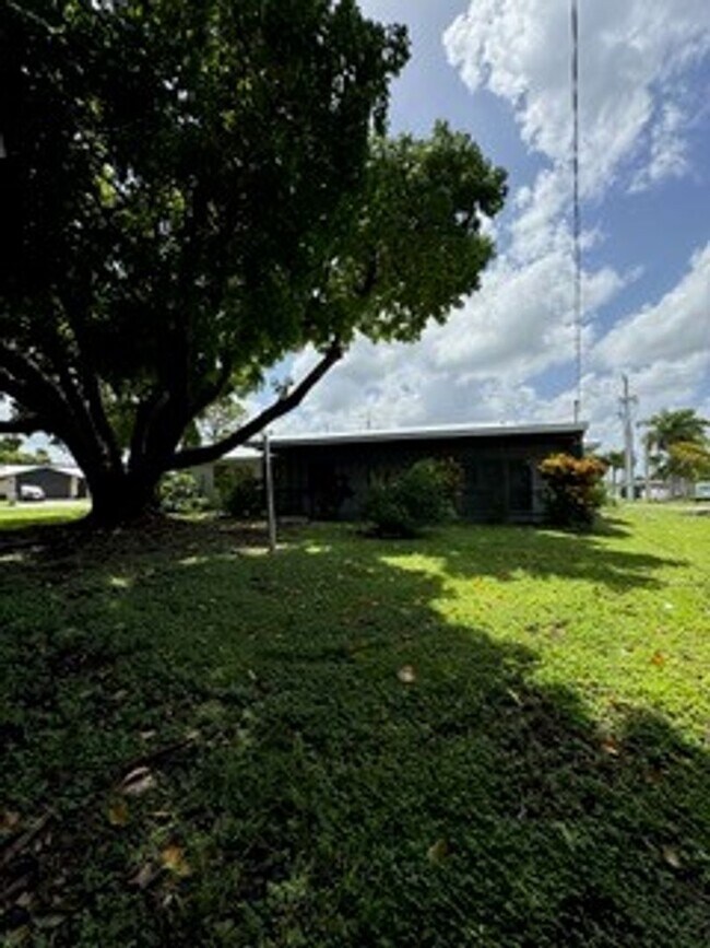 Building Photo - 8954 Austin St