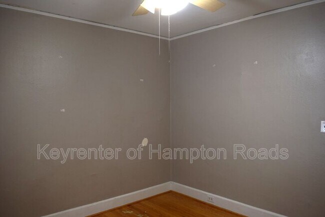 Building Photo - 4809 Colonial Ave