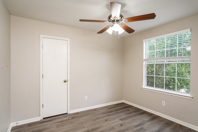 Building Photo - 18407 Heartland Ct