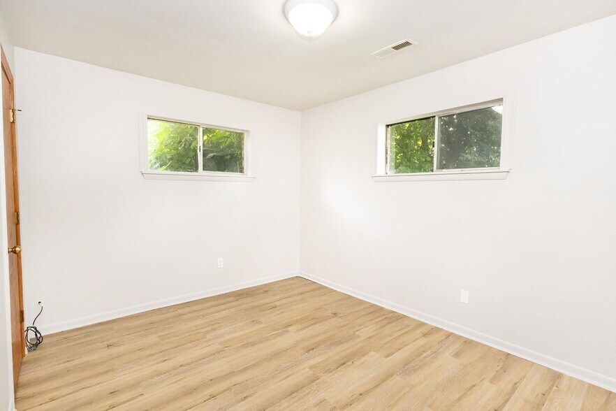 Building Photo - 5326 Slayton Ave