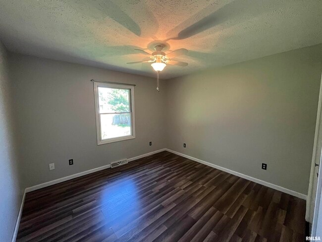 Building Photo - 205 Appomattox Dr