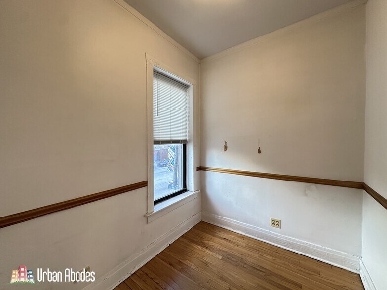 Building Photo - 4609 N Western Ave