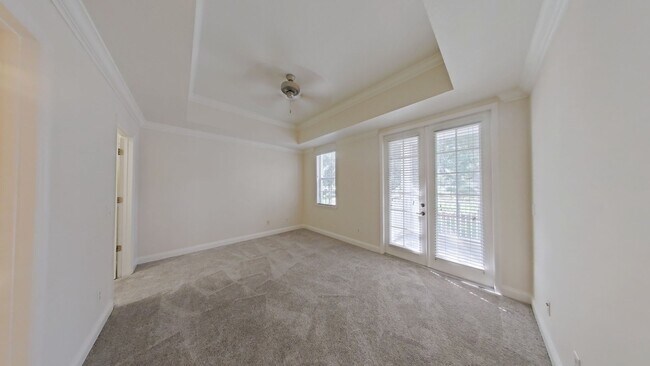 Building Photo - Luxury 3/2 Reunion Condo