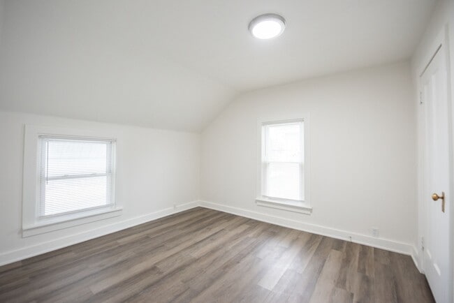 Building Photo - 1937 Washington Ave