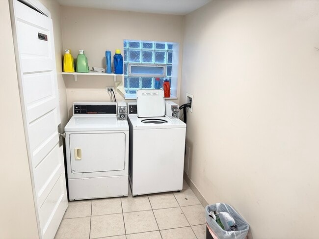 Building Photo - 2326 N Kostner Ave