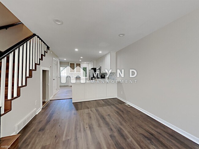 Building Photo - 2 br, 2.5 bath House - 8978 W Dartmouth Pl