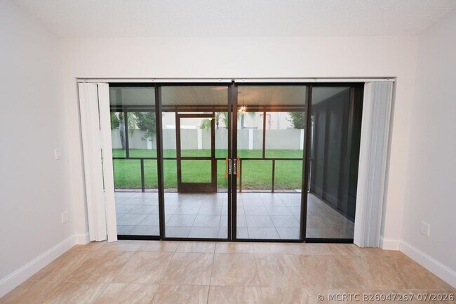 Building Photo - 10127 Boca Bend E
