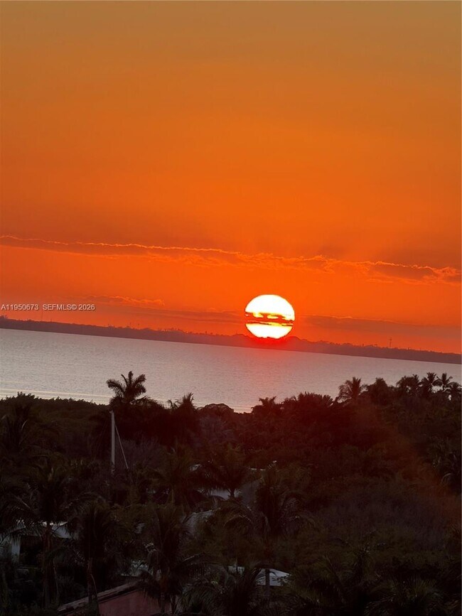 Building Photo - 1111 Crandon Blvd