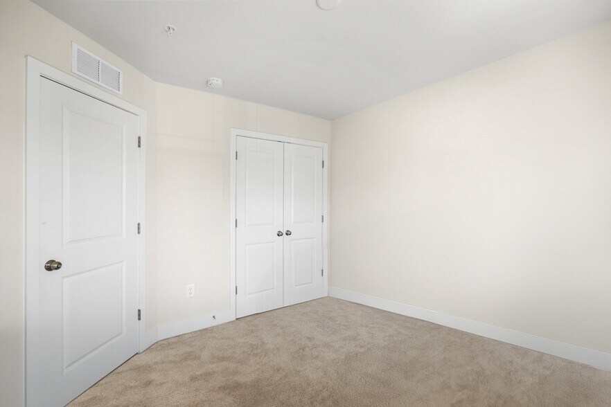 Building Photo - 2802 Bridgewater Dr