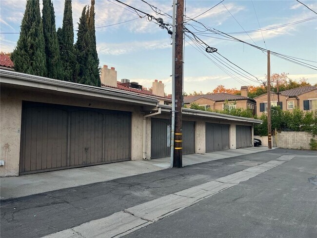Building Photo - 740 W Huntington Dr