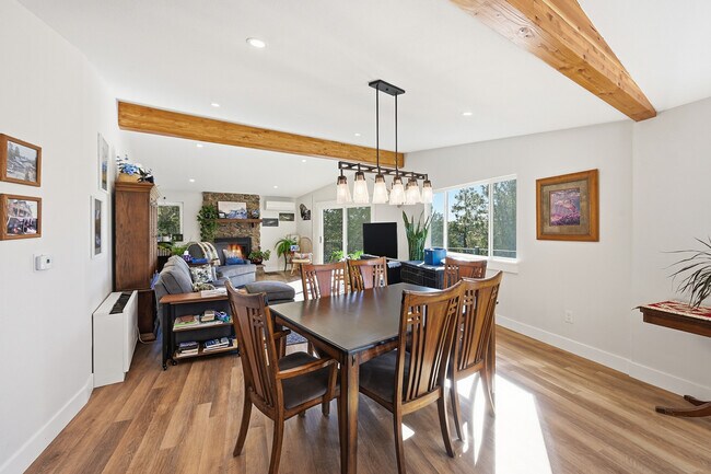 Building Photo - 30855 Walter Dr