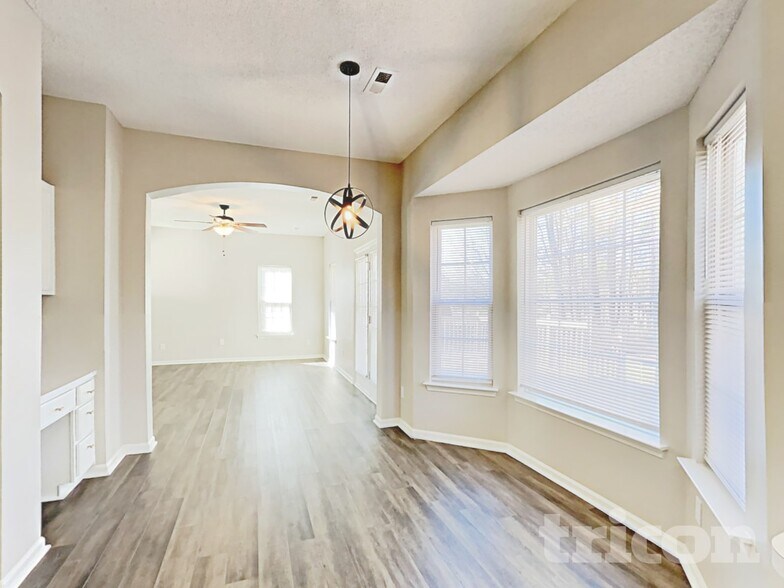 Building Photo - 6800 Brancusi Ct