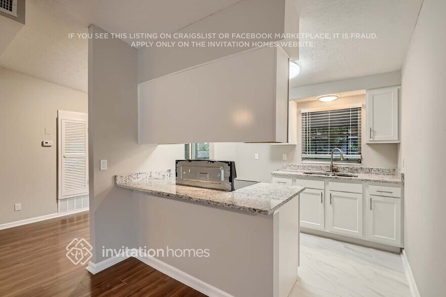 Building Photo - 2560 Eastill Dr