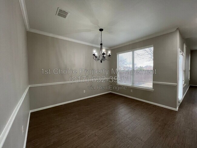 Building Photo - 5312 Scenic Point Dr