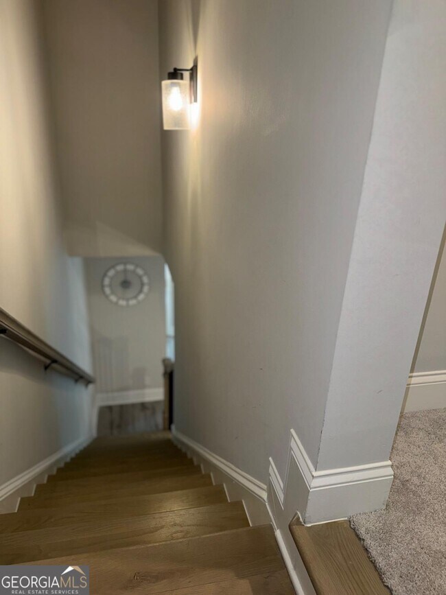 Building Photo - 1971 Drew Dr