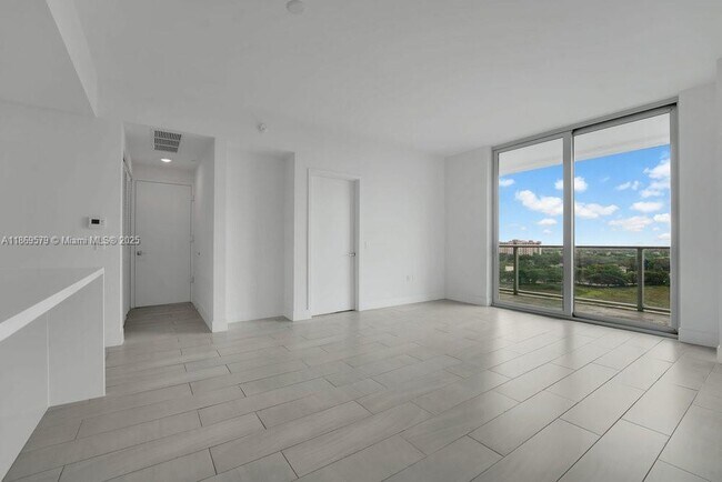 Building Photo - 2000 Metropica Wy