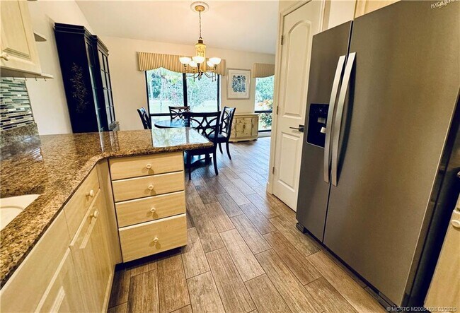 Building Photo - 2561 SW Egret Pond Cir