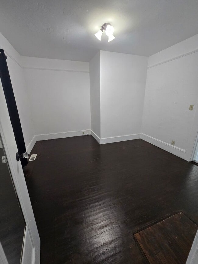 Building Photo - Beautiful Upgraded Single Story Home